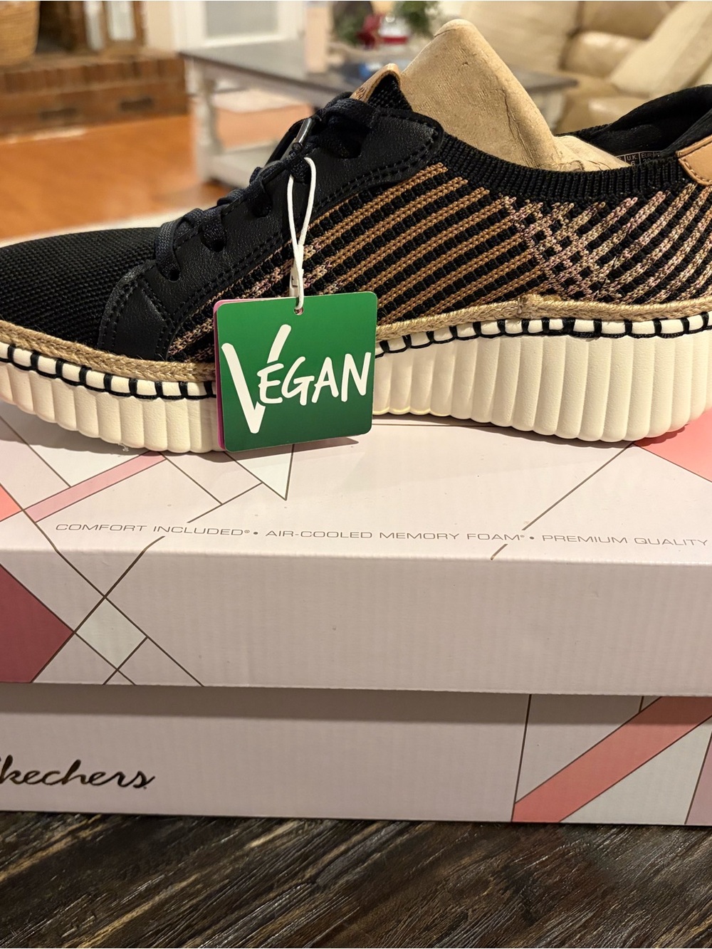 Skechers Breezy Stroll Black and Tan Knit Platform Sneaker- Size 9